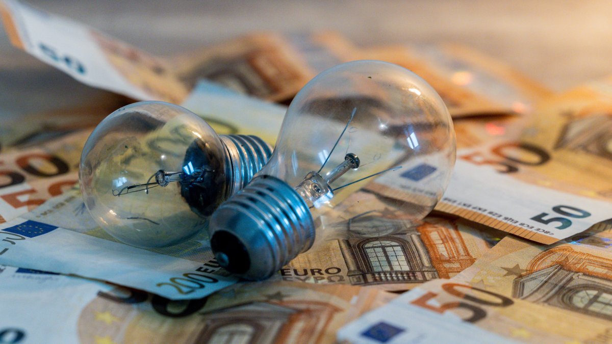 Sablazo eléctrico: El precio de la luz se dispara un 40% hoy mismo